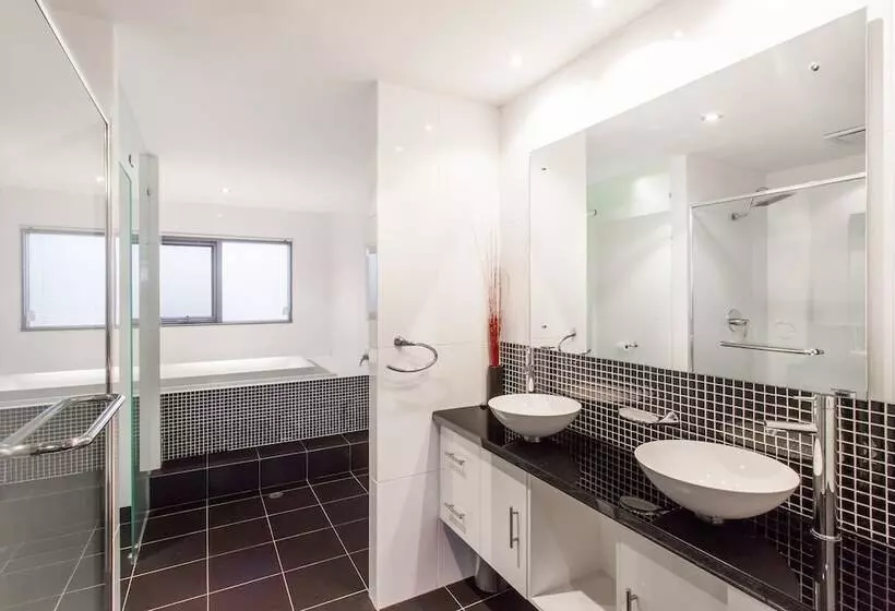 Spinnakers By Rockingham Apartments