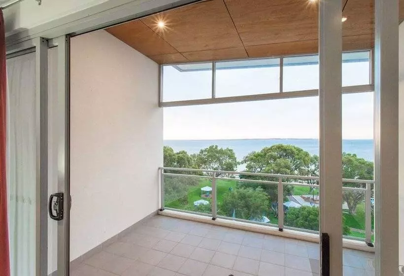 Spinnakers By Rockingham Apartments