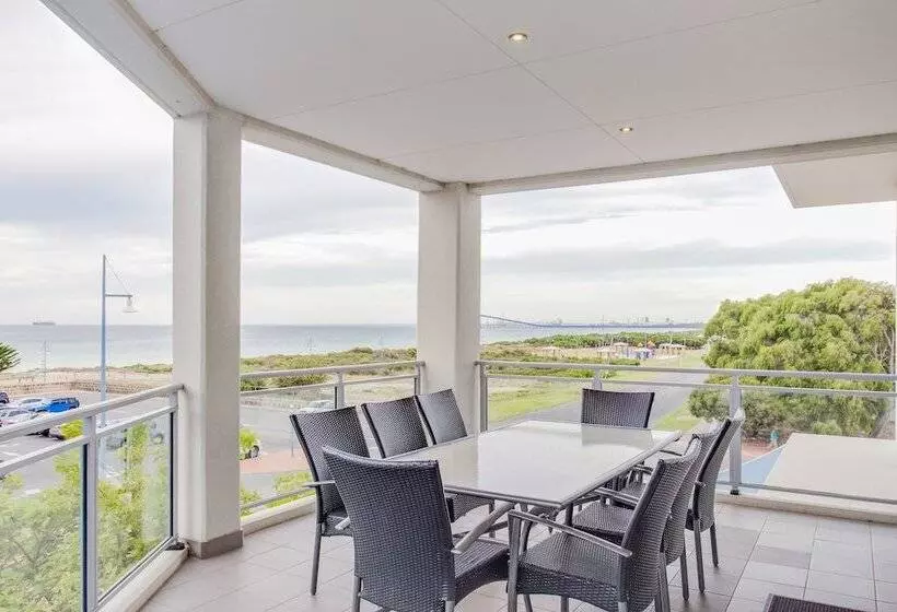 Spinnakers By Rockingham Apartments