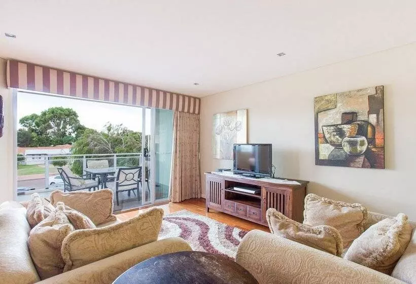 Spinnakers By Rockingham Apartments