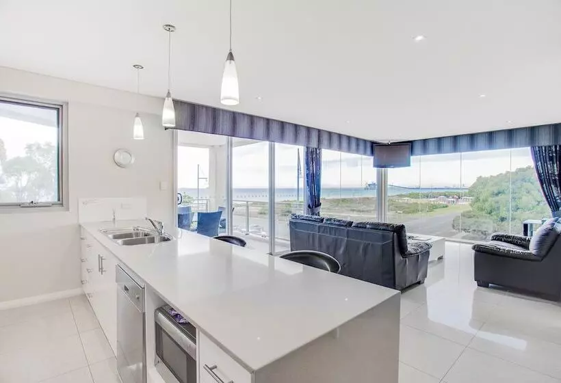 Spinnakers By Rockingham Apartments