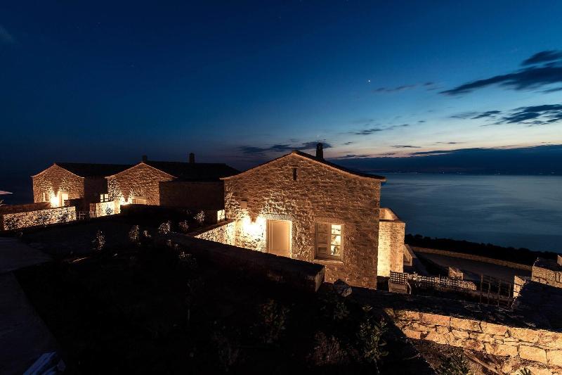 هتل Ariá Estate Suites & Spa