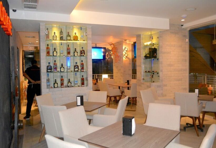 酒店 Ducassi Suites Rooftop Pool Beach Club & Spa