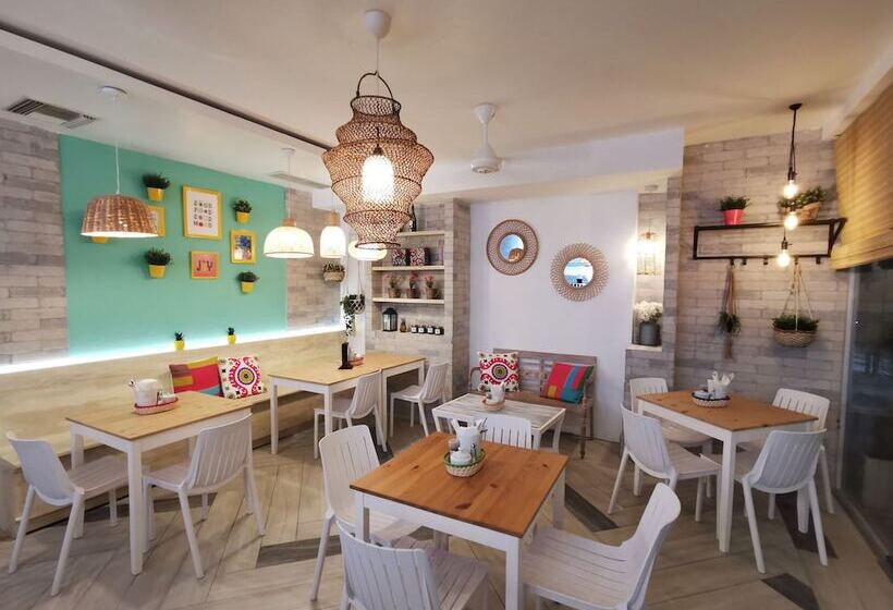 酒店 Ducassi Suites Rooftop Pool Beach Club & Spa