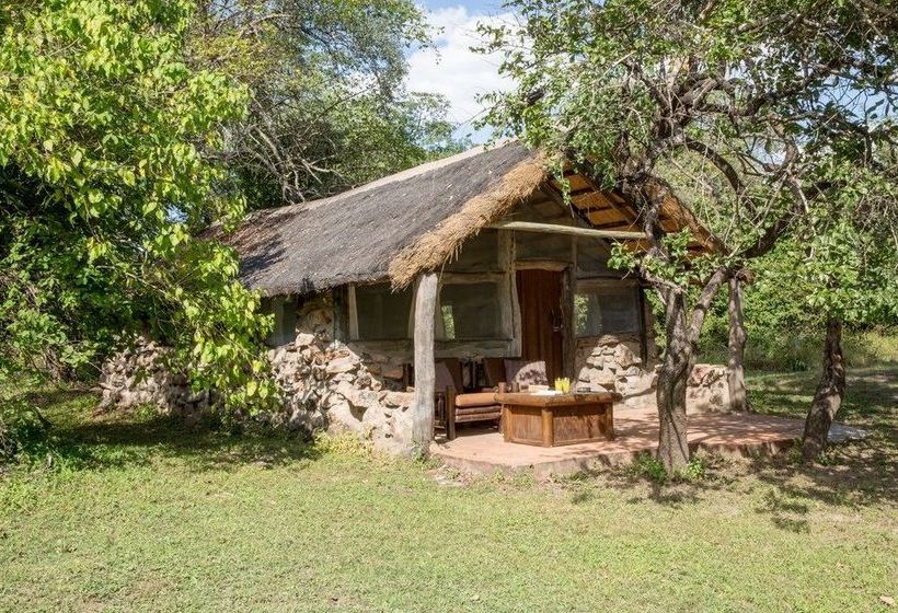 هتل Hippo Lodge