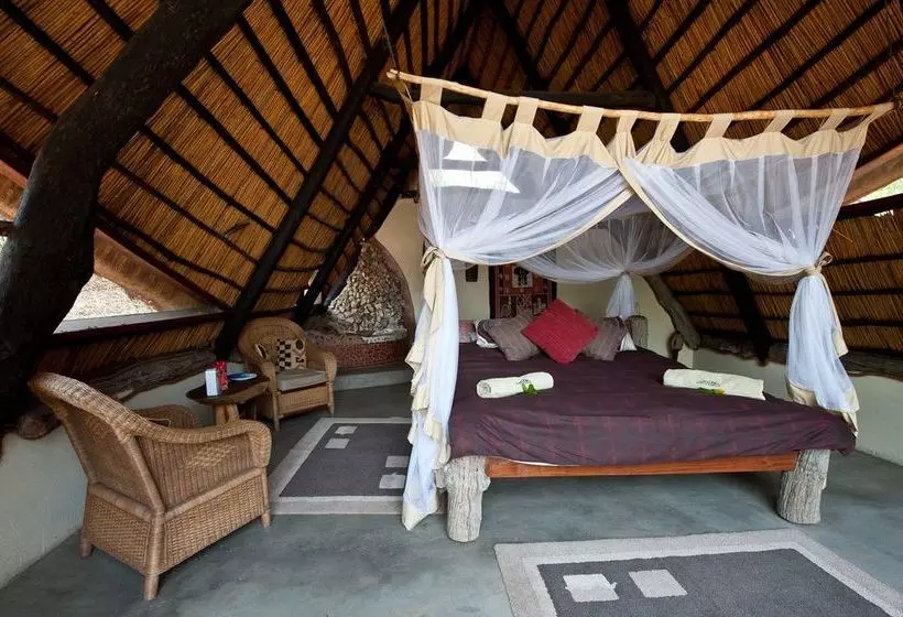 هتل Hippo Lodge