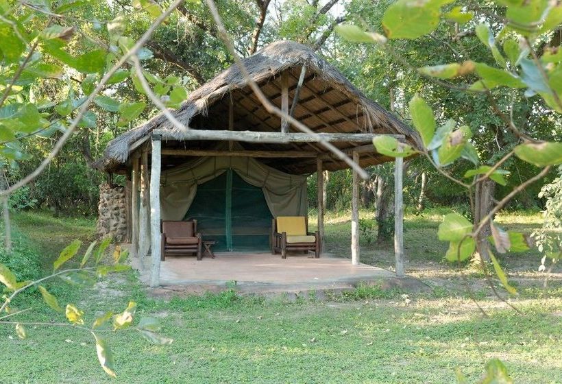 هتل Hippo Lodge