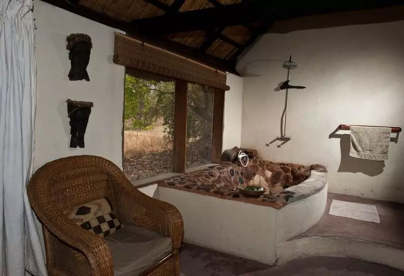 هتل Hippo Lodge