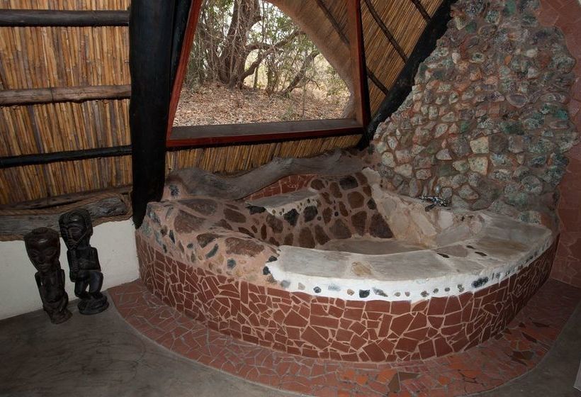 هتل Hippo Lodge