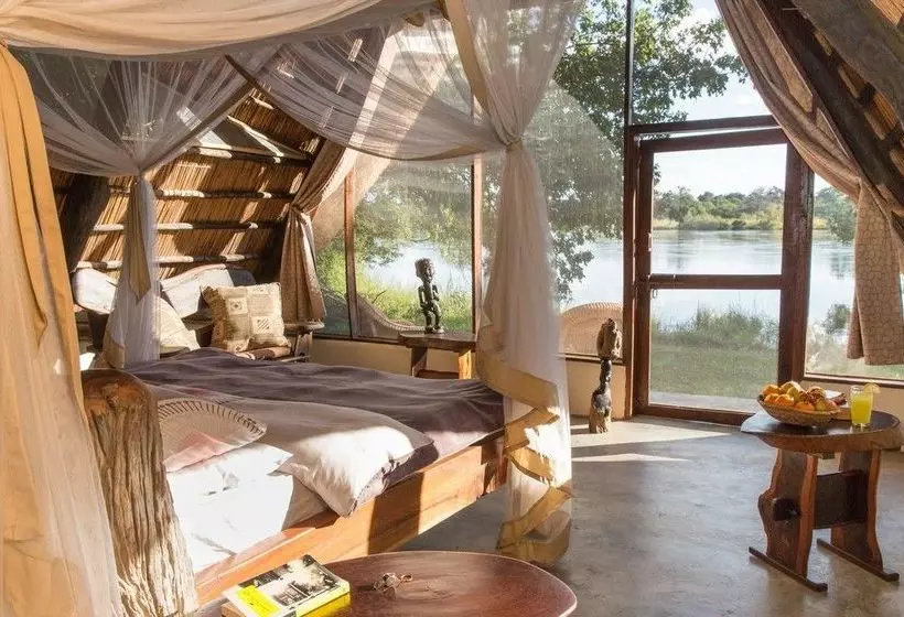 هتل Hippo Lodge