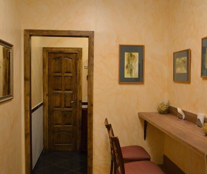 בית מלון כפרי The Old Times