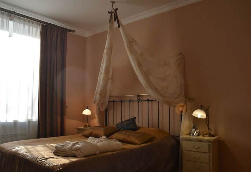 בית מלון כפרי The Old Times