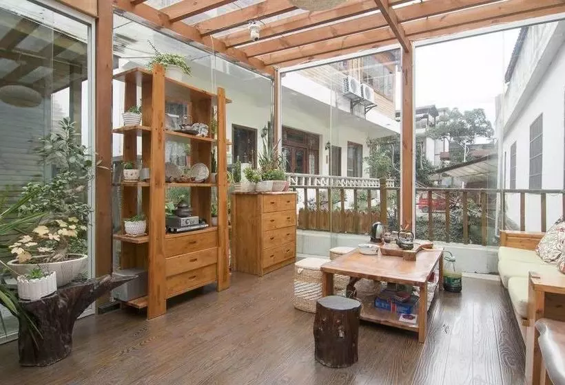 Majatalo Dream Garden Inn