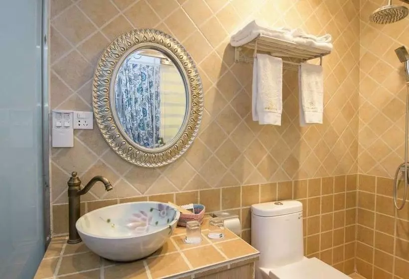 Majatalo Dream Garden Inn