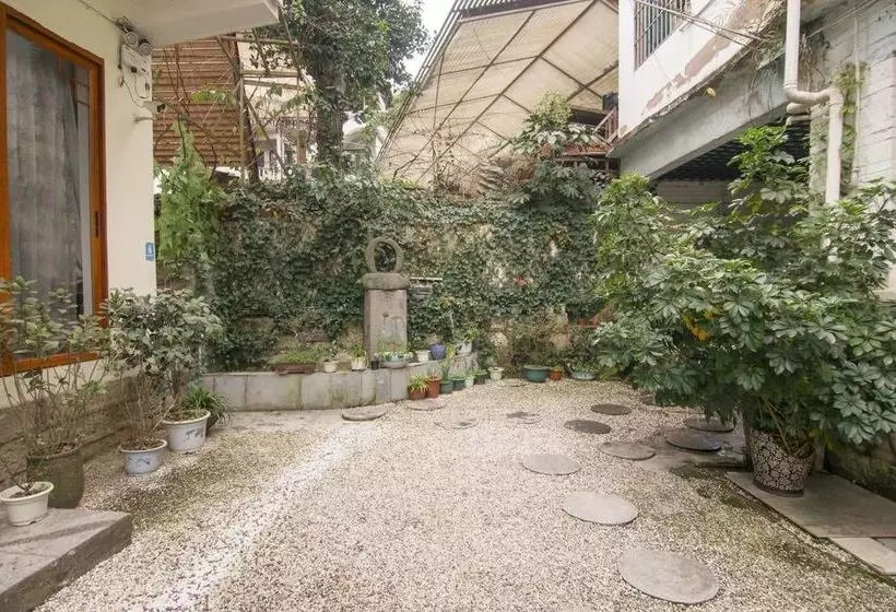 Majatalo Dream Garden Inn