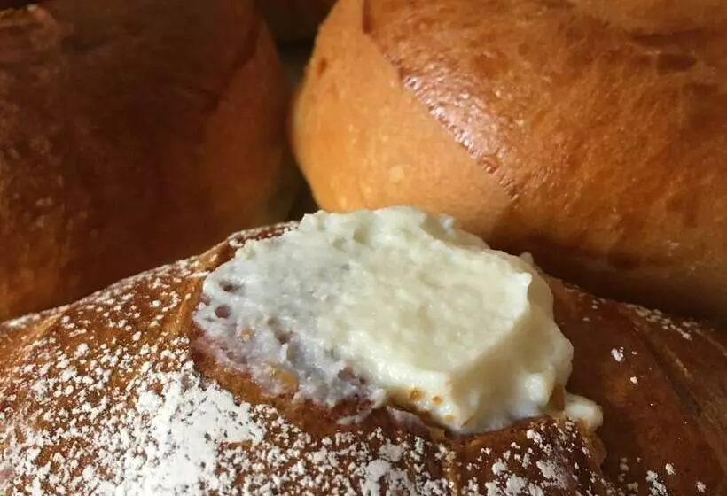 پانسیون Esagono Monello