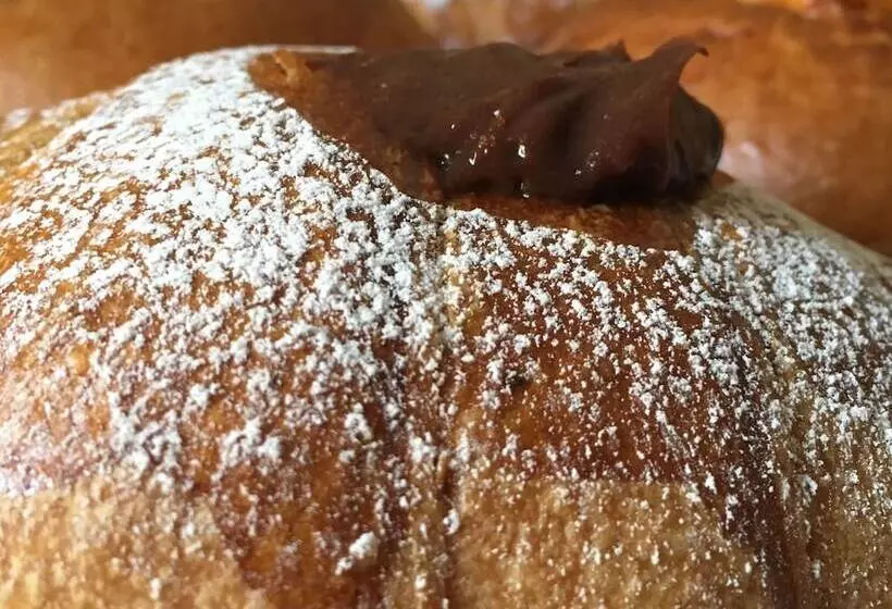 پانسیون Esagono Monello