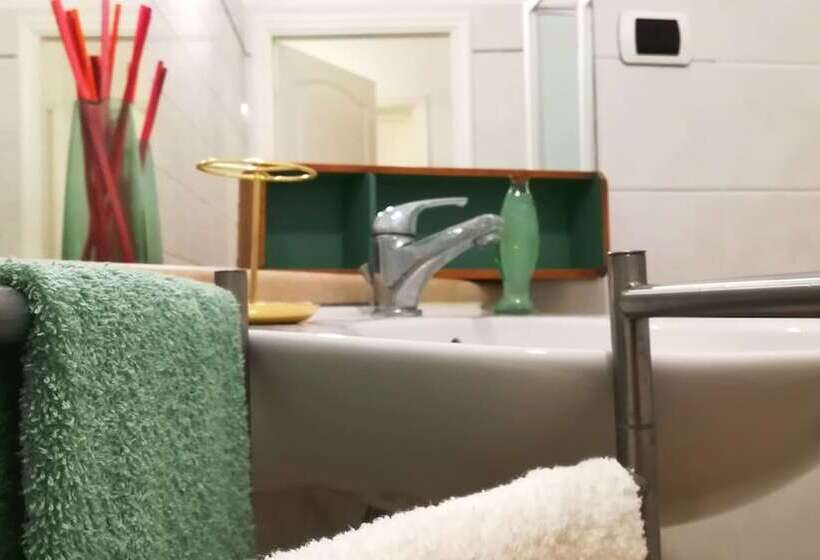 بنسيون Esagono Monello