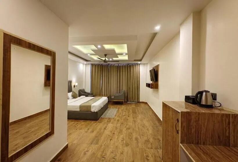 Omavya Hotel Manali