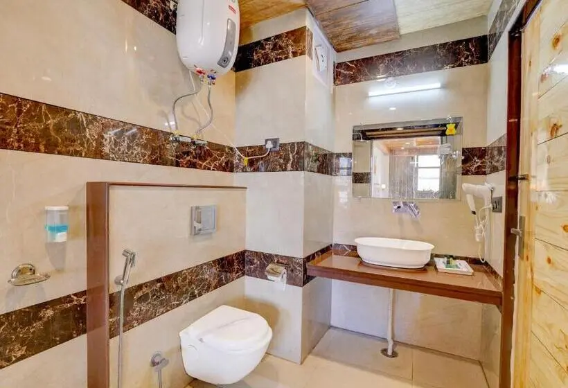 Omavya Hotel Manali