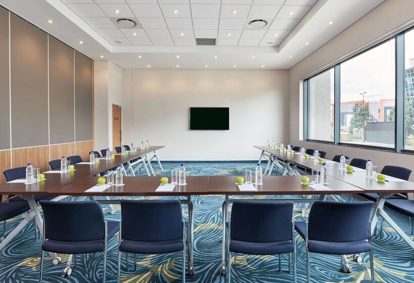 هتل Hilton Garden Inn Gaborone