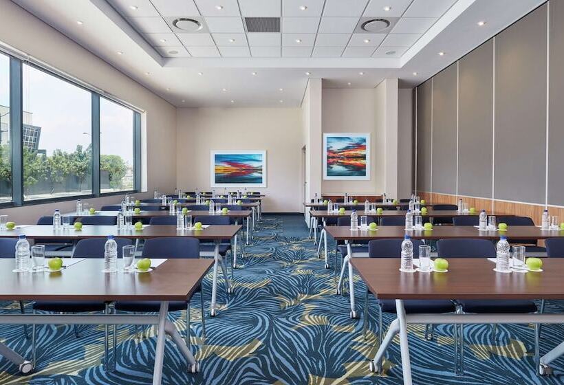 هتل Hilton Garden Inn Gaborone