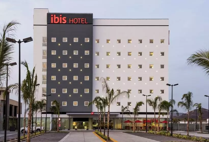 ホテル Ibis Mazatlan Marina