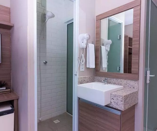 Hotelli Kennedy Slim