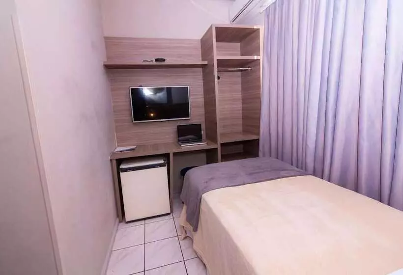 Hotelli Kennedy Slim