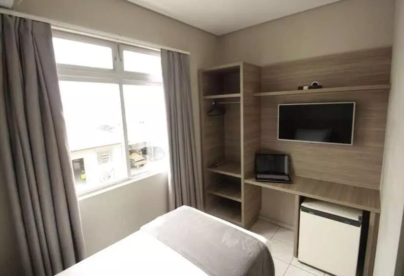 Hotelli Kennedy Slim