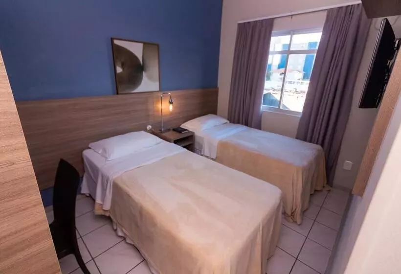 Hotelli Kennedy Slim