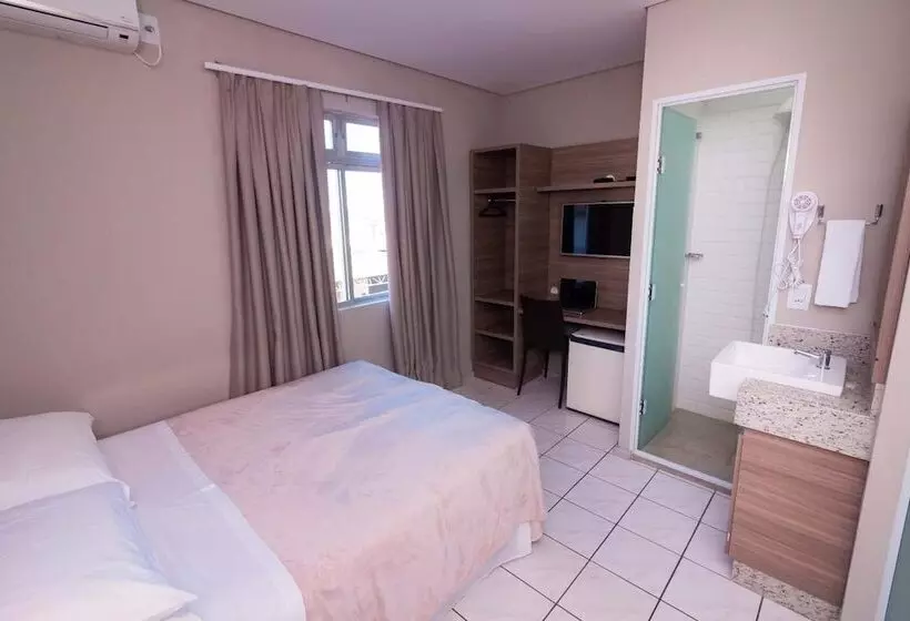 Hotelli Kennedy Slim