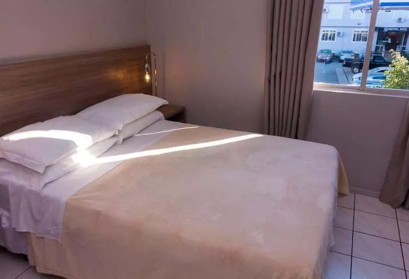 Hotelli Kennedy Slim