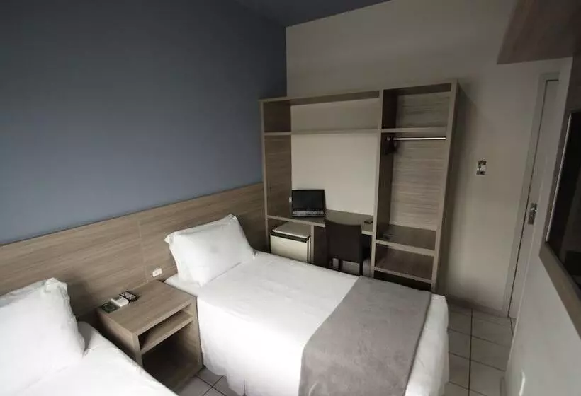 Hotelli Kennedy Slim