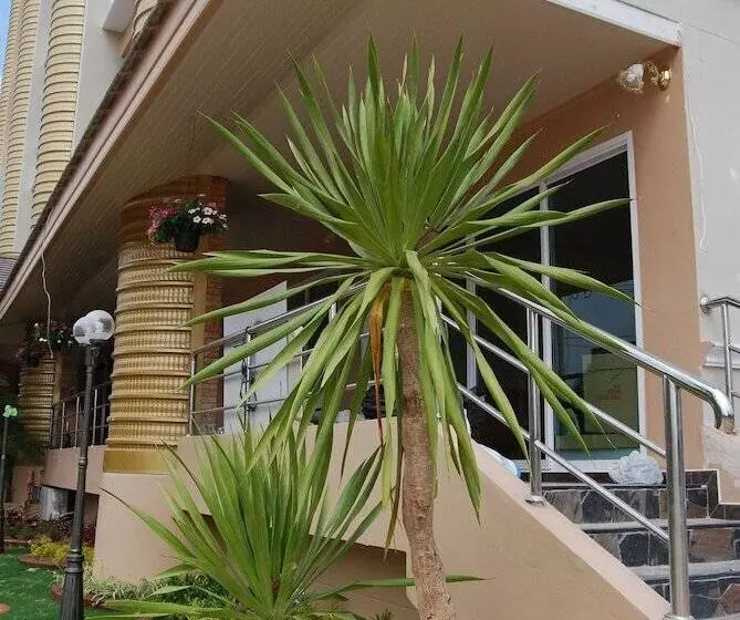 هتل Preechana Golden Place Service Apartment