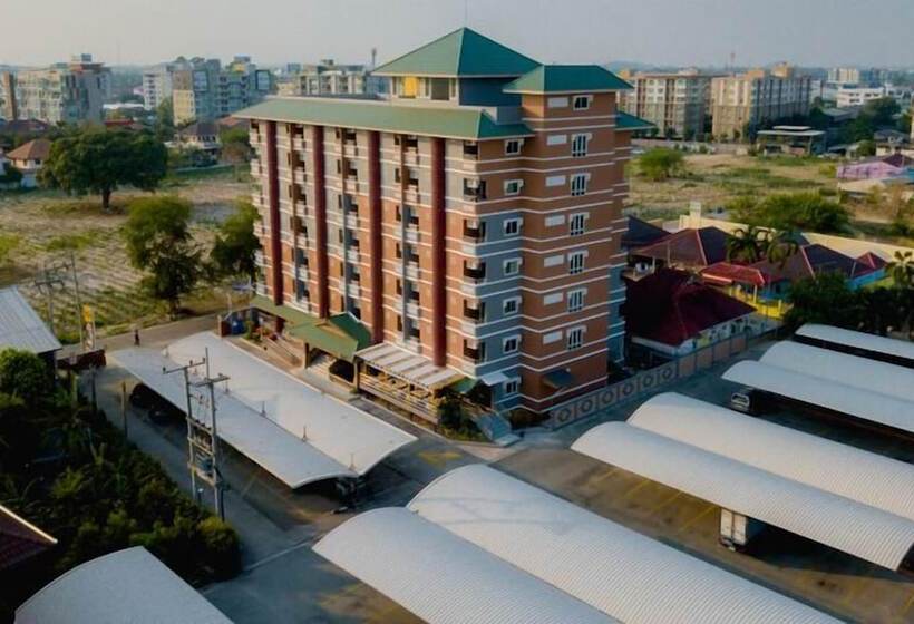 호텔 Preechana Golden Place Service Apartment