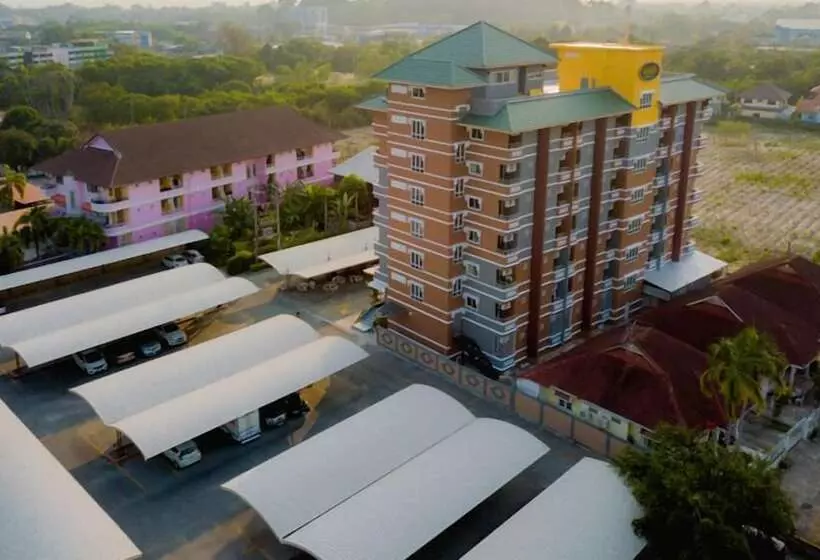 هتل Preechana Golden Place Service Apartment