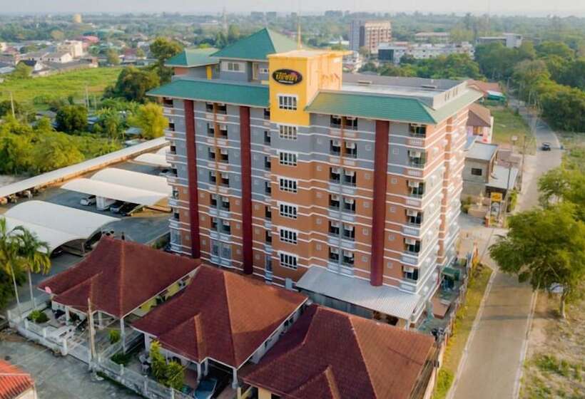 호텔 Preechana Golden Place Service Apartment