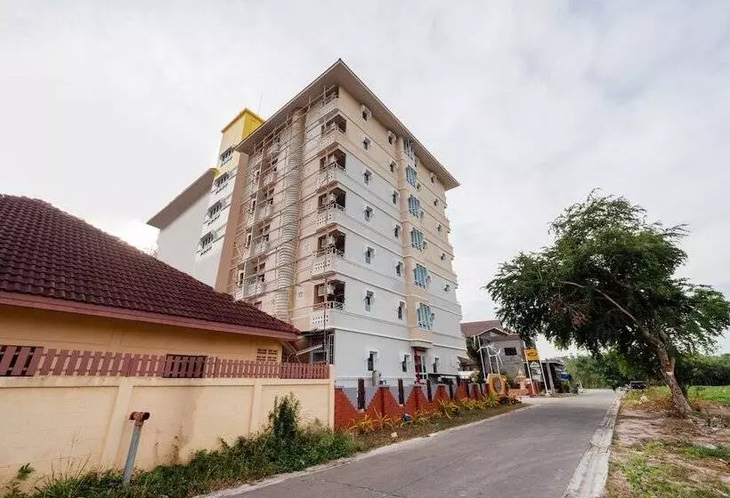 هتل Preechana Golden Place Service Apartment