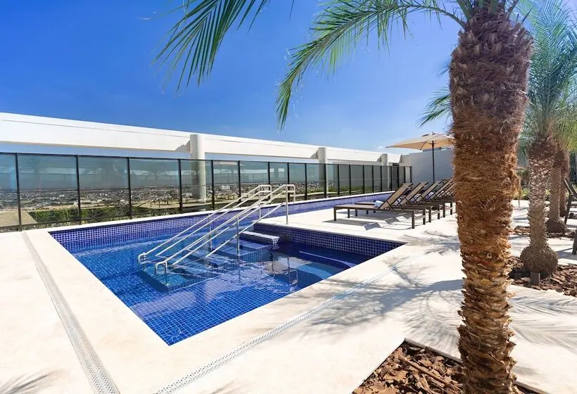Hotelli Royal Palm Tower Anhanguera