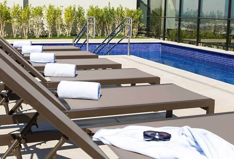 Hotelli Royal Palm Tower Anhanguera