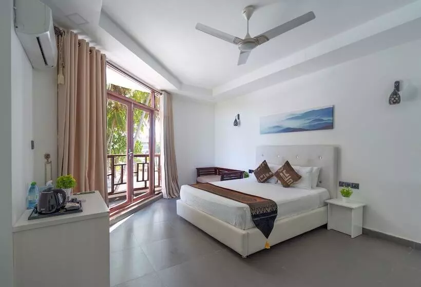 هتل Silver Oasis Maldives