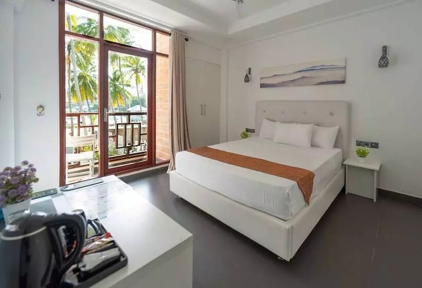 هتل Silver Oasis Maldives