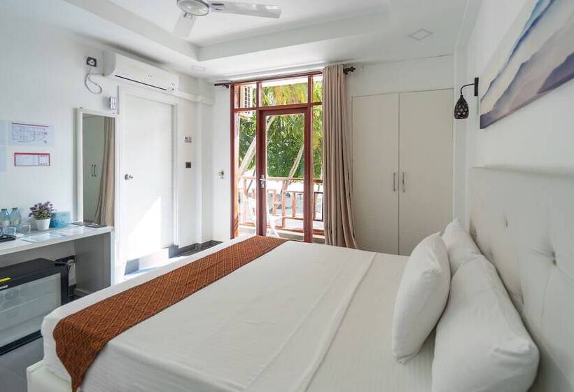 هتل Silver Oasis Maldives