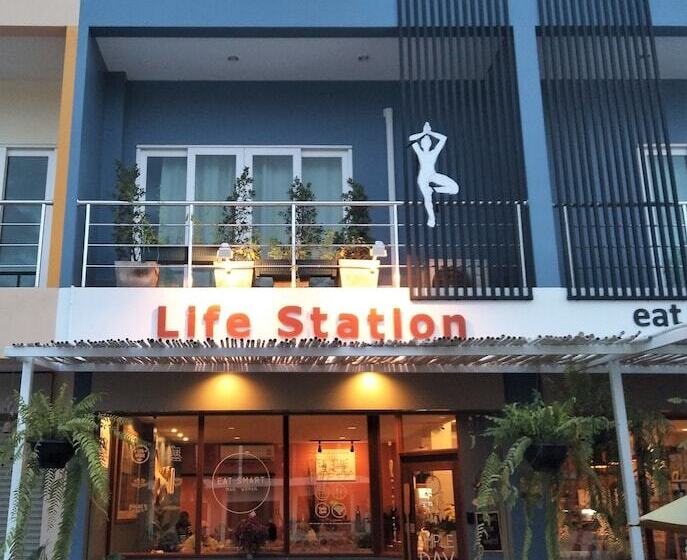 Life Station   Hostel