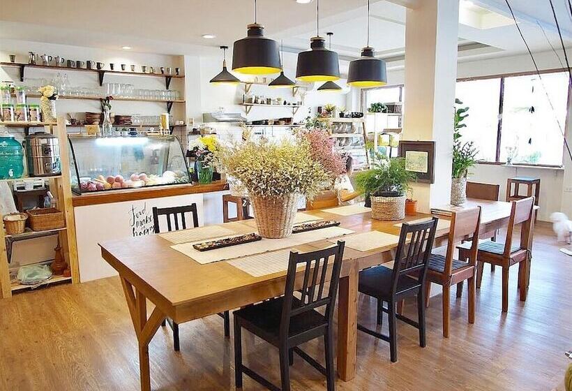 Life Station   Hostel