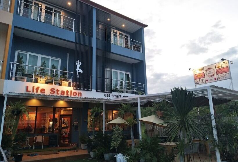 Life Station   Hostel