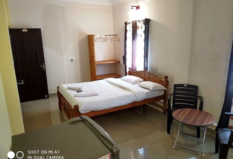 פנסיון Candolim Beach Place