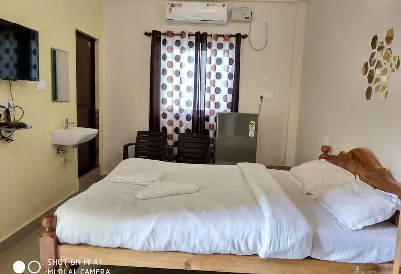 פנסיון Candolim Beach Place