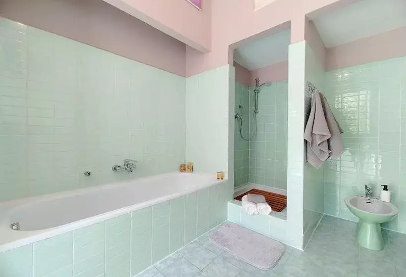 B7 Hostal